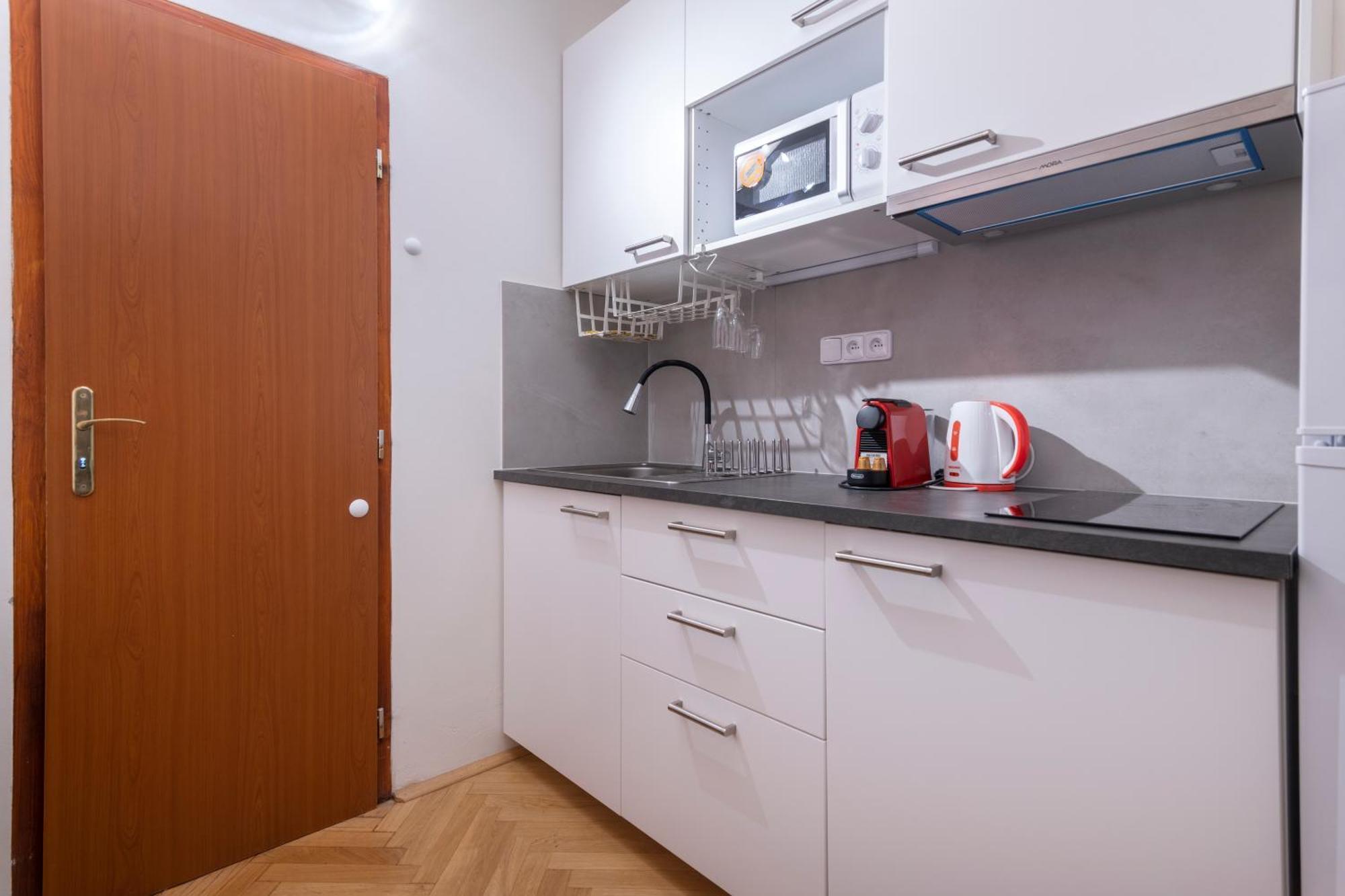 Historic Spirit At Under The Castle Apartment *